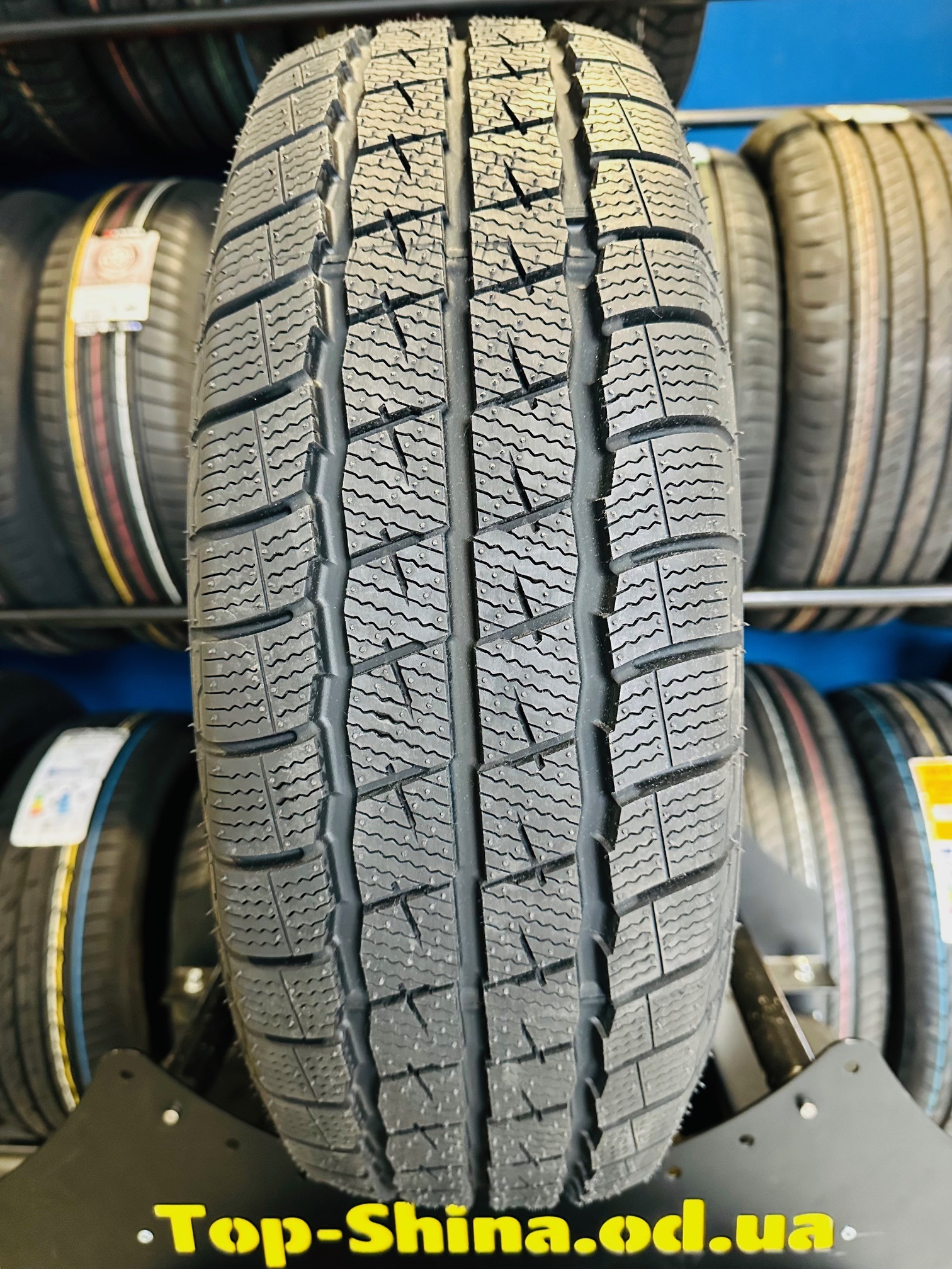 Шина Sunny C 104/ NC513 3PMSF 195/70 R15 102R 195/70 R15