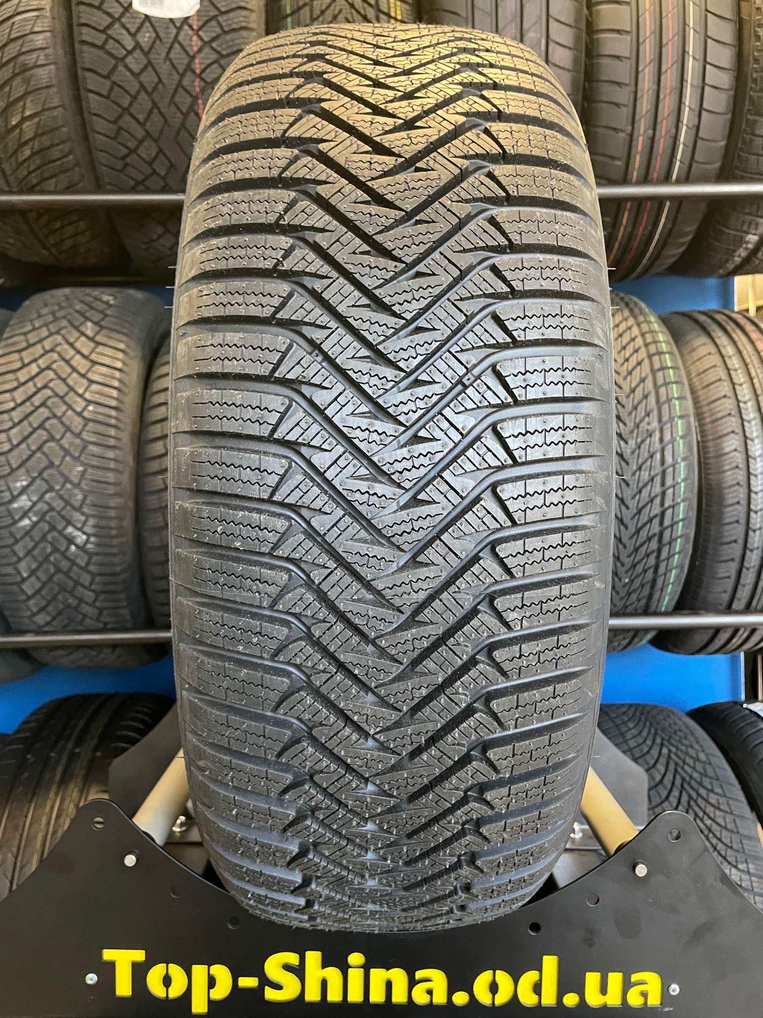 Шина Laufenn LW31 i FIT 185/60 R14 82T 185/60 R14