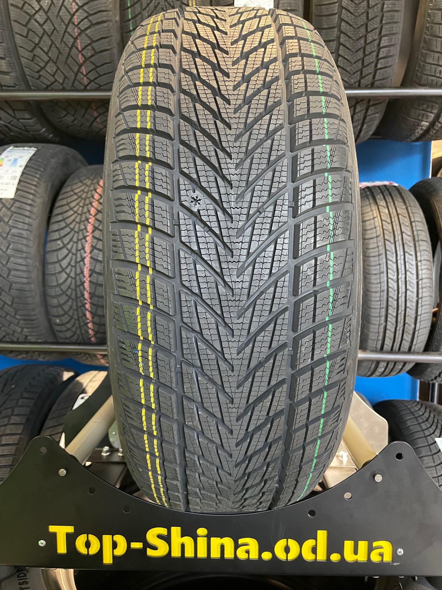 Шина Goodyear UltraGrip Performance 3 XL 285/40 R19 107V 285/40 R19